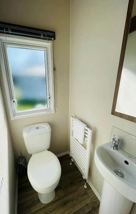The Hideaway Lodge With Hot Tub York Holiday home